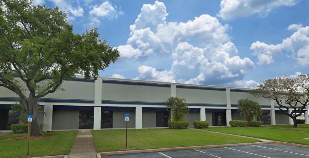 More Photos Of 11700 NW 101st Rd, Medley Warehouse For Lease