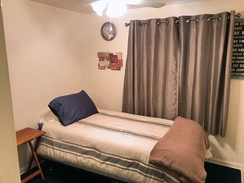 More Photos Of 36345 FL-54, Zephyrhills Freestanding For Sale