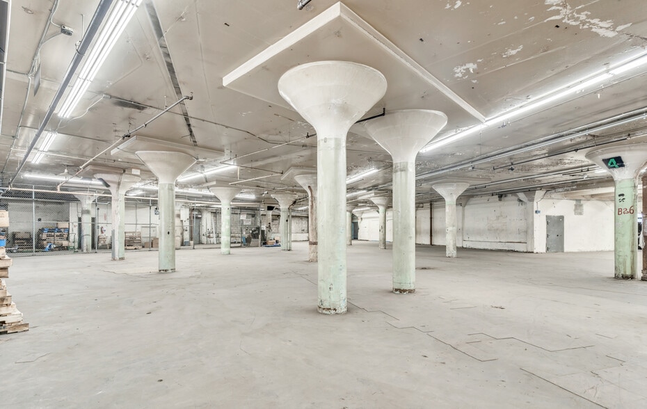 More Photos Of 150 Avenue L, Newark Warehouse For Sale