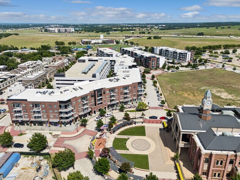 More Photos Of 400 S Oak St, Roanoke Apartments For Lease