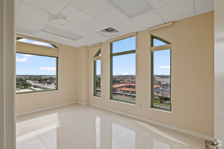 More Photos Of 2387 W 68th St, Hialeah Medical For Lease
