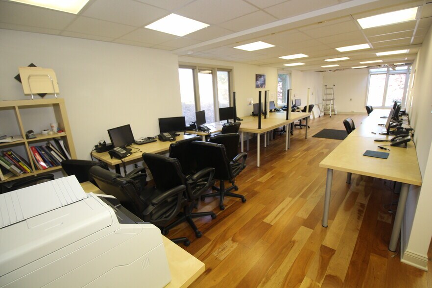 More Photos Of 1105 Taylorsville Rd, Washington Crossing Office Residential For Lease