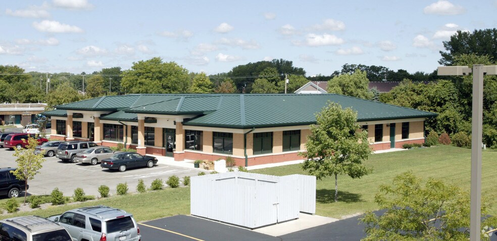 More Photos Of 525 Handeyside Ln, Fort Atkinson Office For Sale