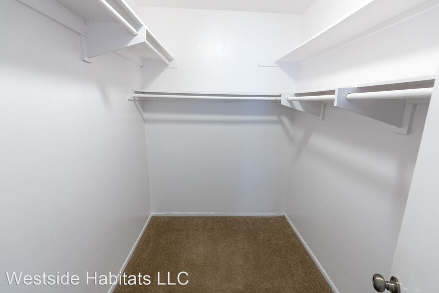 More Photos Of 4444 Ensign Ave, West Toluca Lake Apartments For Sale