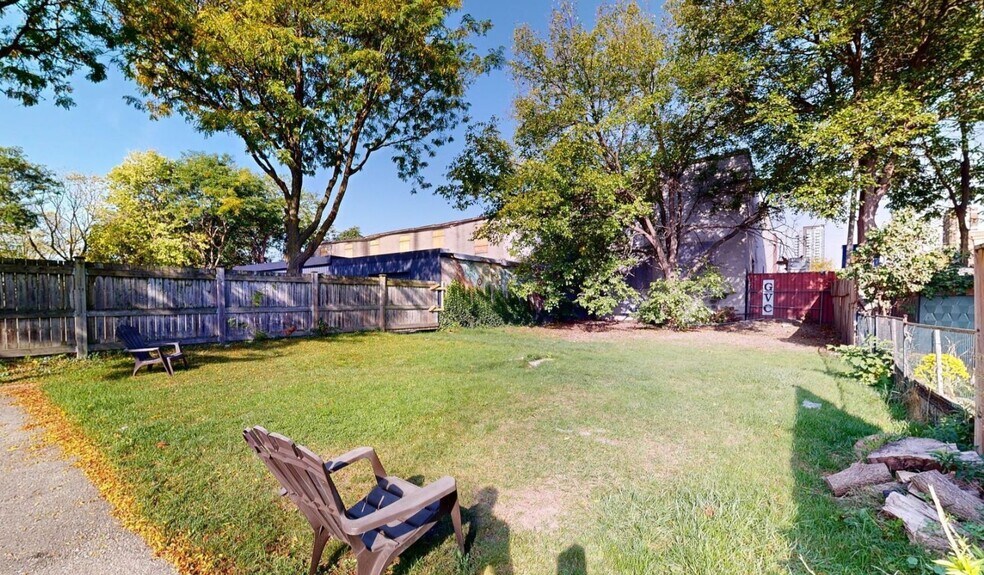 More Photos Of 184 Simcoe St, London Apartments For Sale