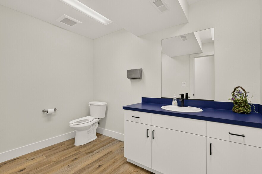 More Photos Of 688 Rigby Lake Dr, Rigby Healthcare For Sale