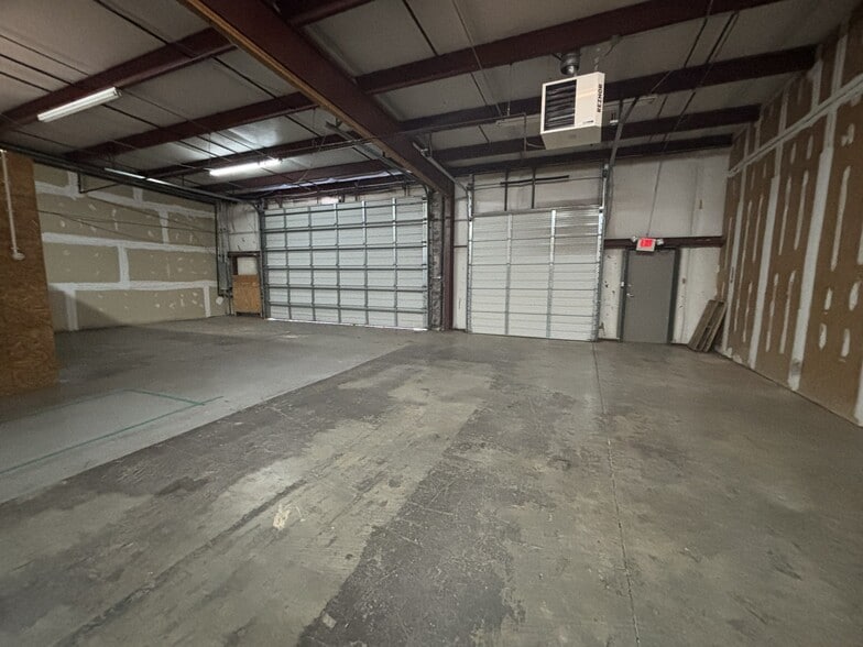 More Photos Of 1110 W Butler Rd, Greenville Light Distribution For Lease