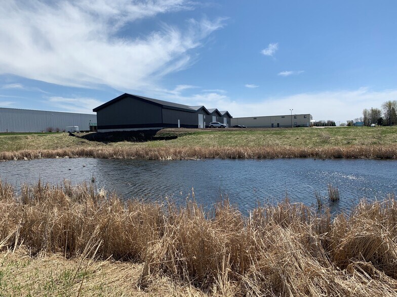 More Photos Of 710 6th St NW, Maple Lake Warehouse For Lease