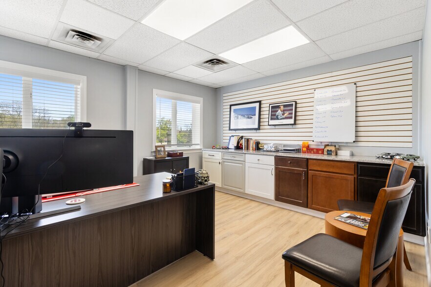 More Photos Of 20411 W 12 Mile Rd, Southfield Office For Sale