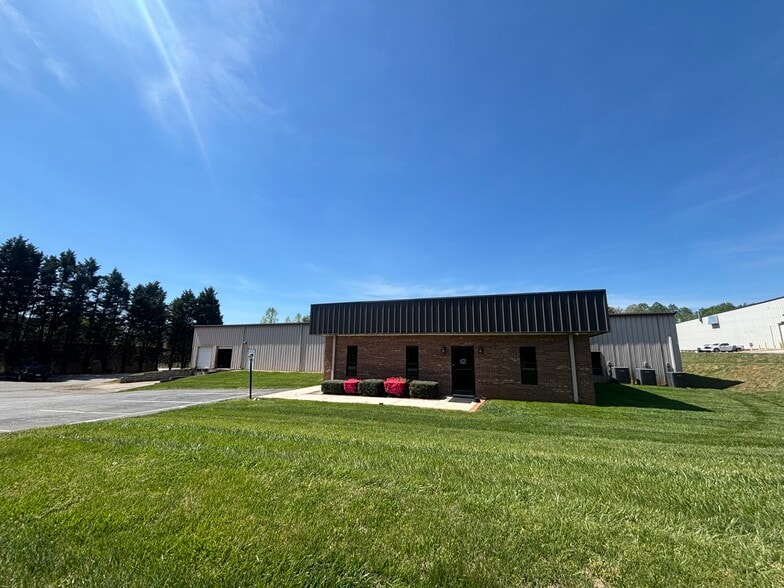 Primary Photo Of 340 Forum Pky, Rural Hall Manufacturing For Lease