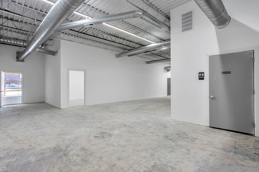 More Photos Of 1215-1219 NW 23rd St, Oklahoma City Storefront For Lease