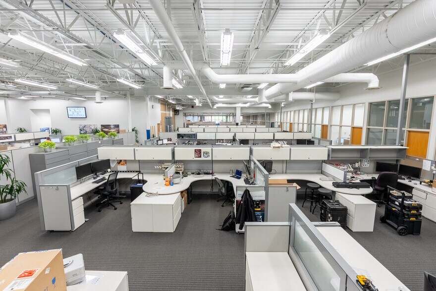 More Photos Of 6900 W 110th St, Bloomington Office For Lease