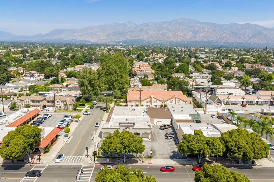 More Photos Of 9403 Las Tunas Dr, Temple City Freestanding For Sale