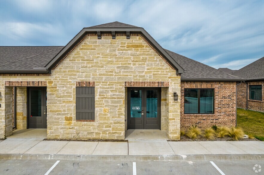 More Photos Of 2601 Little Elm Pky, Little Elm Medical For Sale