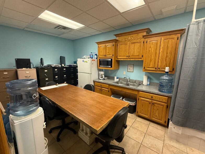 More Photos Of 2240 NW 164th St, Edmond Office For Lease