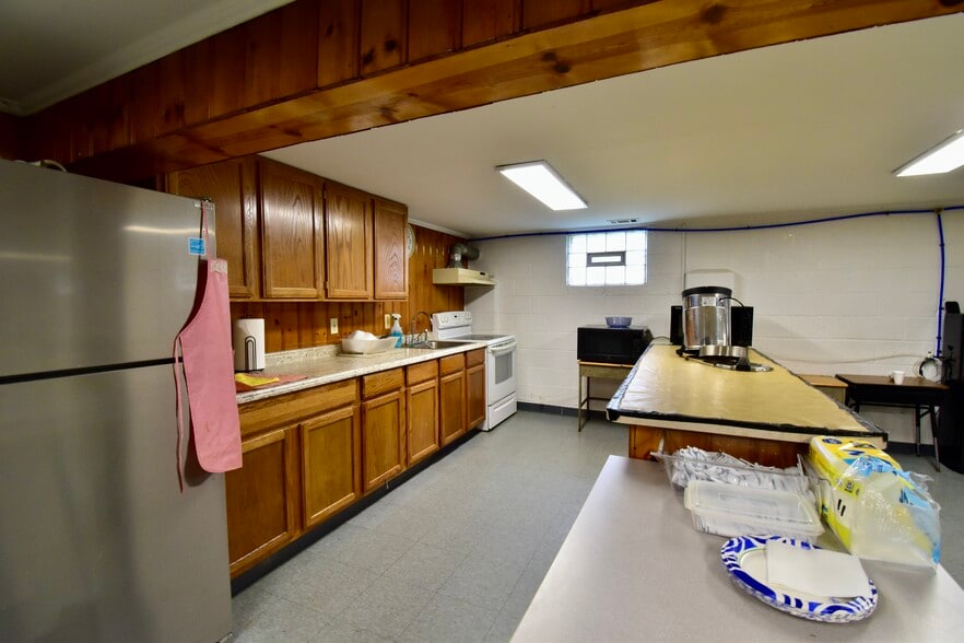 More Photos Of 730 E Auburn Rd, Rochester Hills Religious Facility For Sale