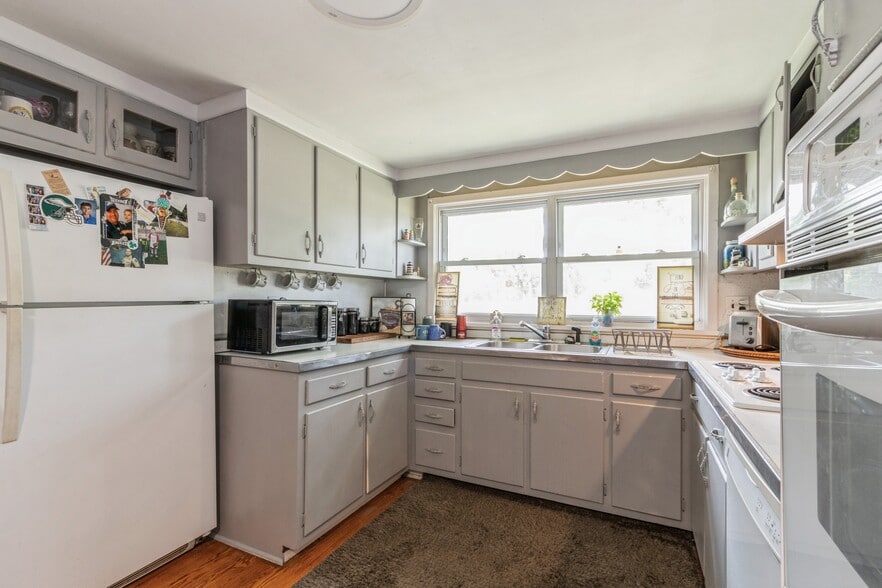 More Photos Of 2301 Rt-50, Mays Landing Restaurant For Sale