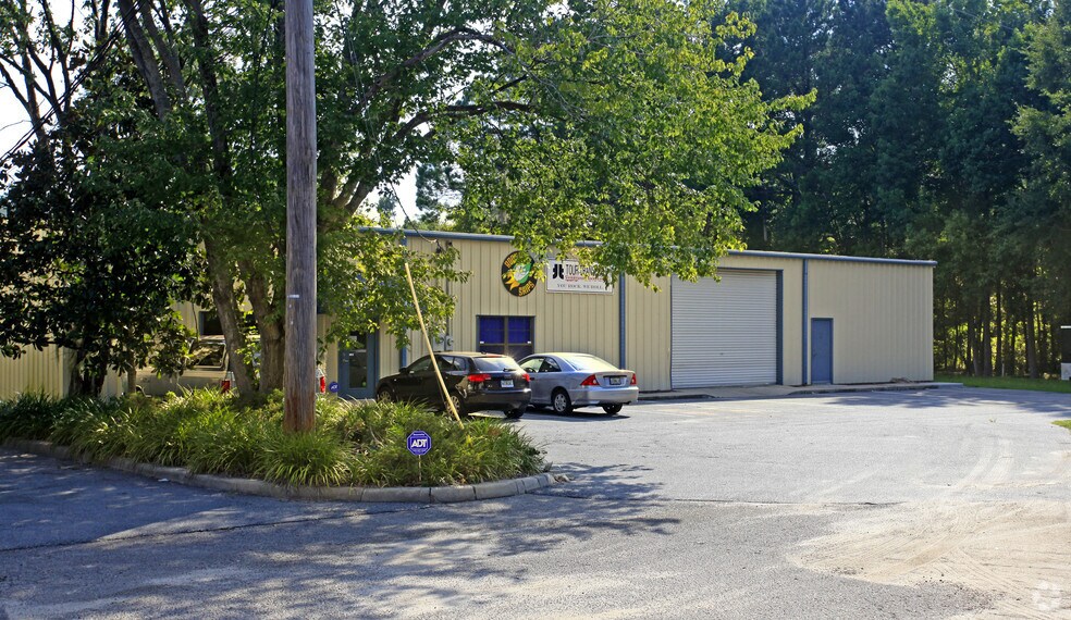 More Photos Of 2838 Industrial Plaza Dr, Tallahassee Warehouse For Lease