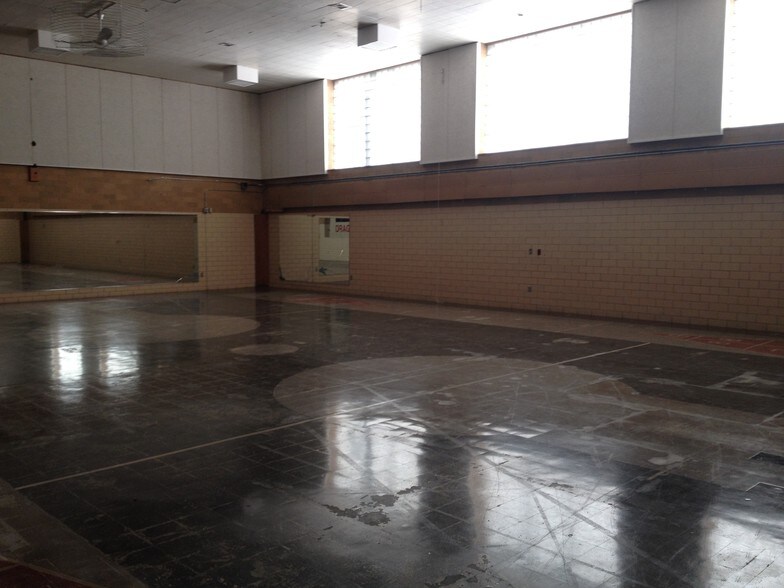 More Photos Of 1110 S 14th St, Moorhead Schools For Lease