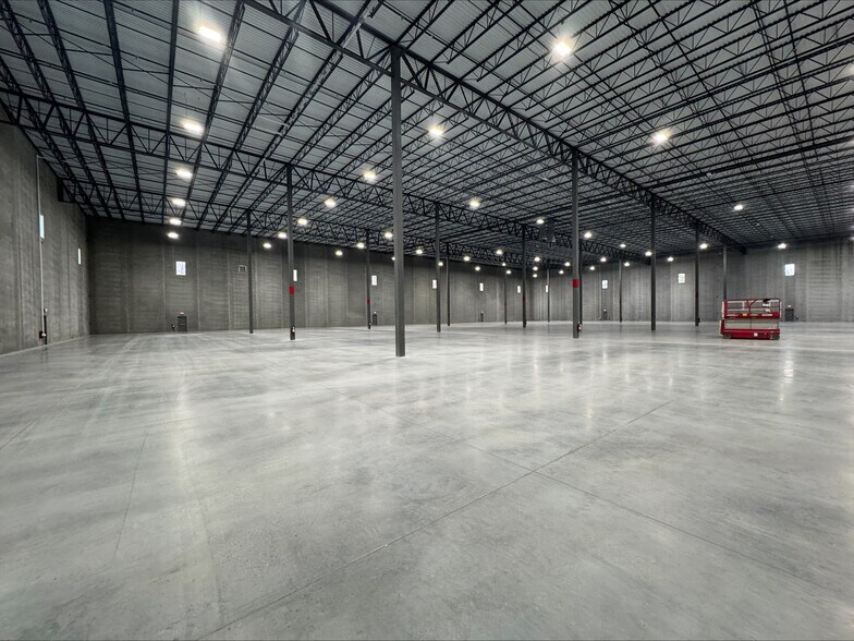 More Photos Of 485 Elizabeth Ave, Somerset Warehouse For Lease