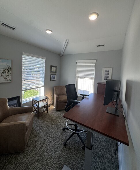 More Photos Of 34 Covil Ave, Wilmington Office For Sale