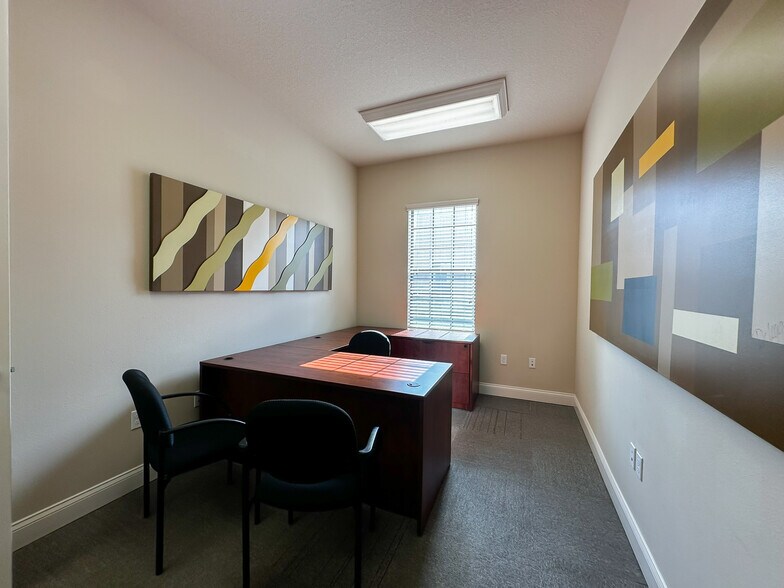 More Photos Of 170 Fitzgerald Rd, Lakeland Office For Lease