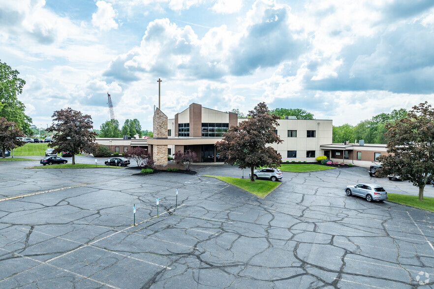 Primary Photo Of 688 Dan St, Akron Religious Facility For Sale