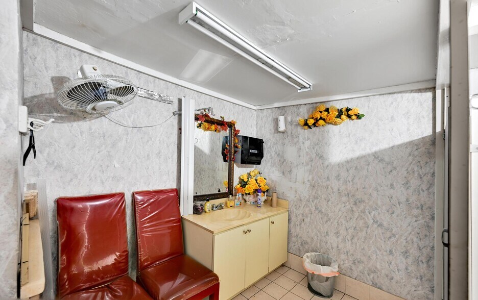 More Photos Of 124 NW 15th Ave, Miami Religious Facility For Sale