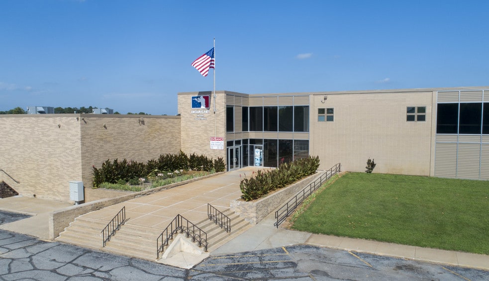 Primary Photo Of 13400 O St, Lincoln Manufacturing For Sale