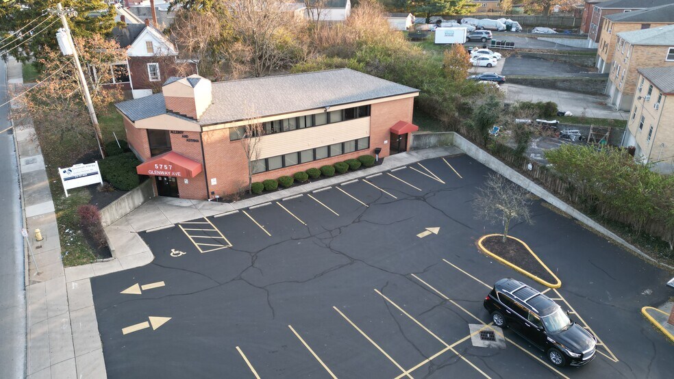 More Photos Of 5757 Glenway Ave, Cincinnati Medical For Sale