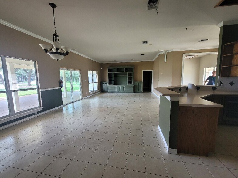 More Photos Of 200 CR 180, Leander Office For Lease