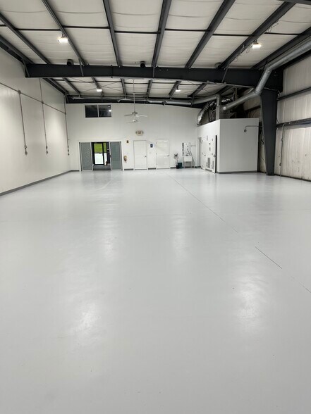 More Photos Of 735 Branch Dr, Alpharetta Flex For Lease