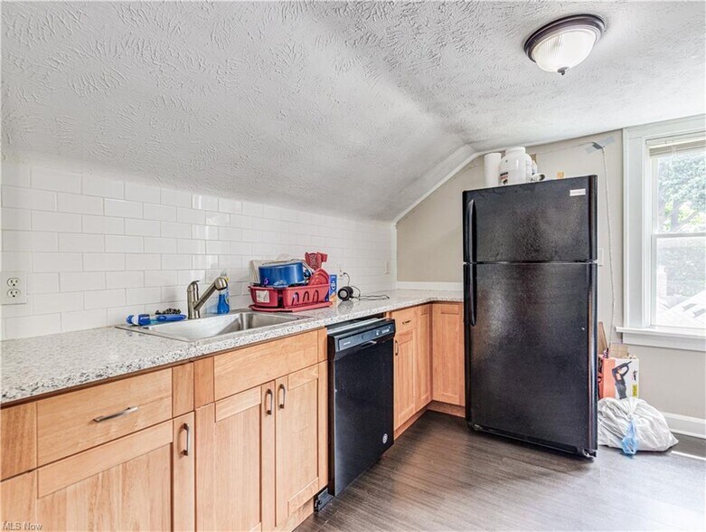 More Photos Of 5521 W 48th St, Parma Apartments For Sale