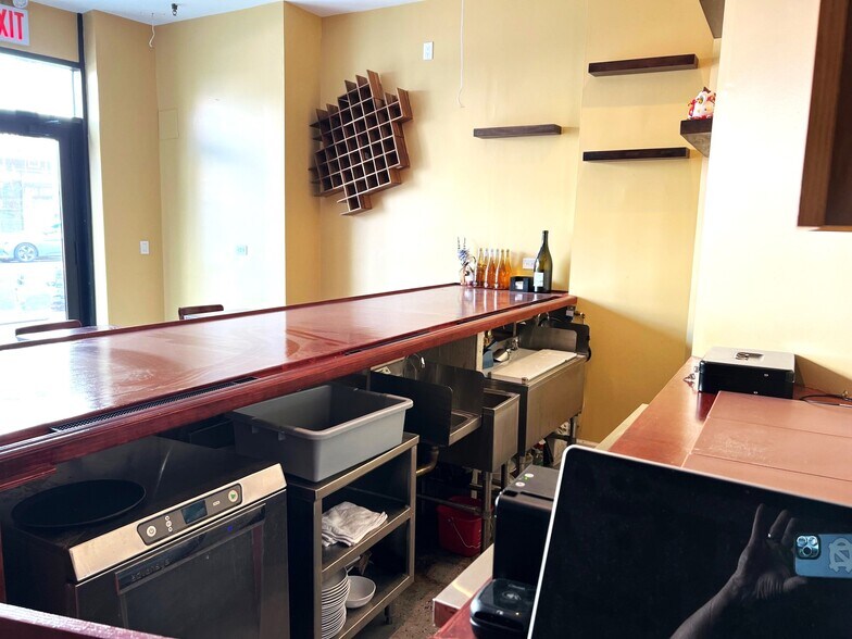 More Photos Of 550 Metropolitan Ave, Brooklyn Apartments For Lease