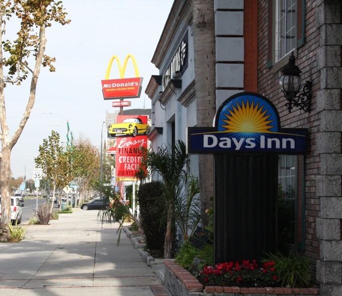 More Photos Of 15628 Hawthorne Blvd, Lawndale General Retail For Lease