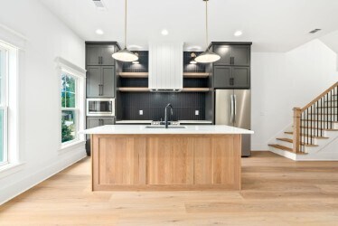 More Photos Of 580 Pride Ave, Auburn Specialty For Sale