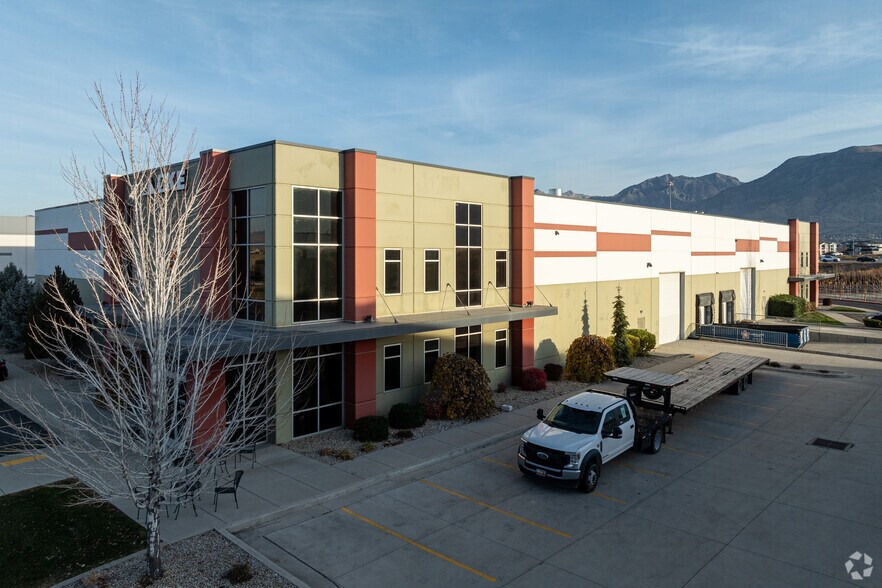 More Photos Of 871 S Auto Mall Dr, American Fork Warehouse For Lease