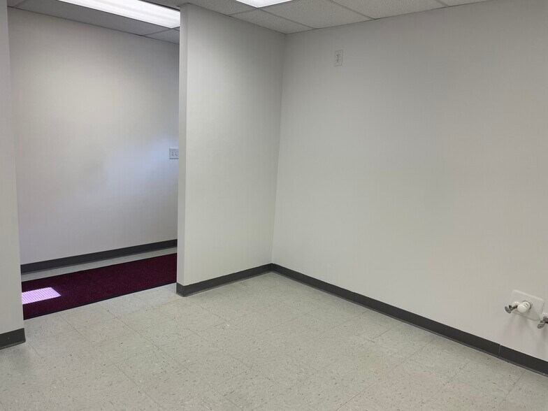 More Photos Of 2141 Eastview Pky, Conyers Office For Sale