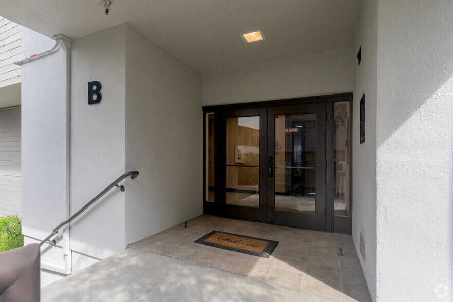 More Photos Of 2511 Garden Rd, Monterey Unknown For Lease