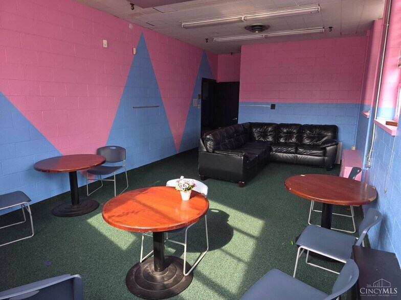 More Photos Of 2612 Gilbert Ave, Cincinnati Light Manufacturing For Sale