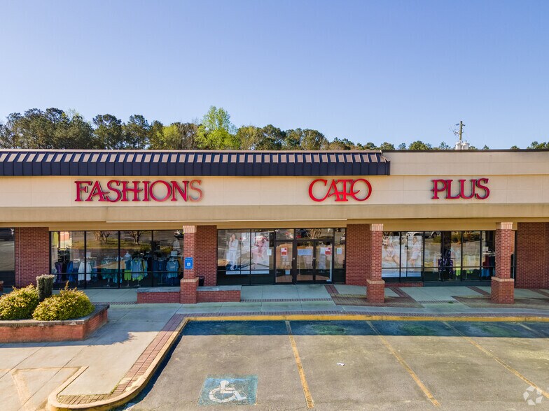 More Photos Of 7121 Turner Lake Cir SW, Covington Supermarket For Sale