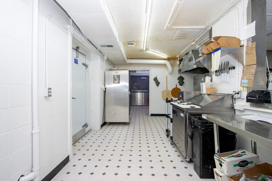More Photos Of 1315 Cleveland Ave, Ashland General Retail For Sale