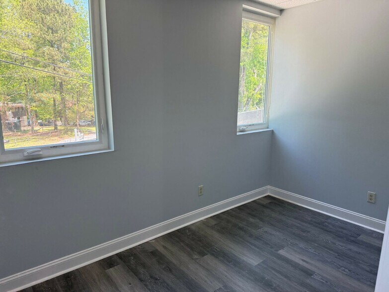 More Photos Of 8030 East Strickland St, Douglasville Truck Terminal For Sale