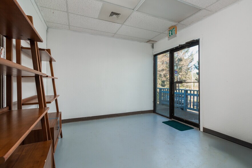 More Photos Of 4333 SW Coast Ave, Lincoln City General Retail For Sale