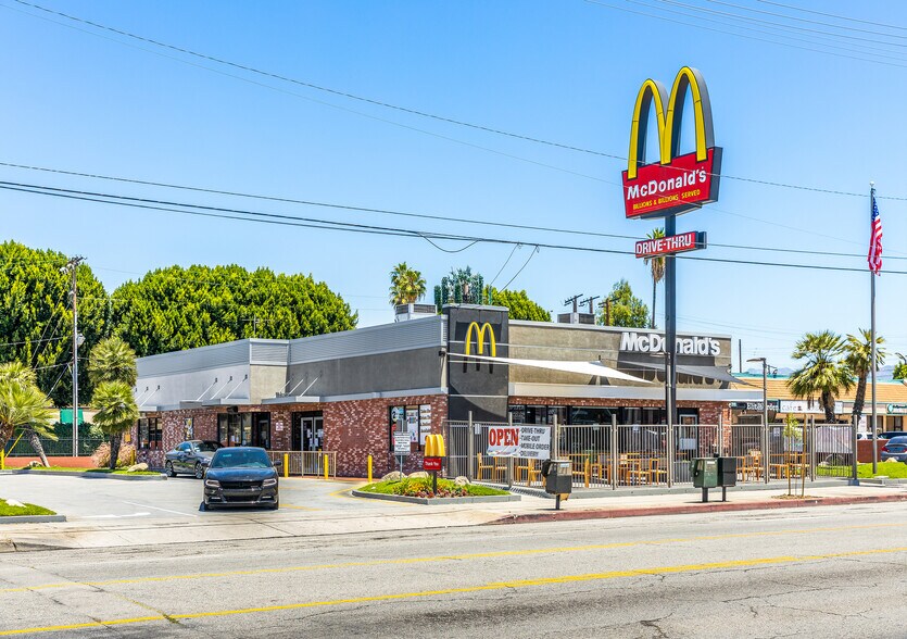 Primary Photo Of 12919 Victory Blvd, North Hollywood Fast Food For Sale