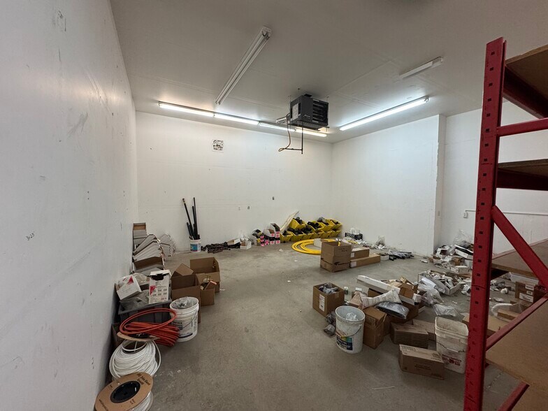 More Photos Of 19336 Goddard Ranch Ct, Morrison Light Manufacturing For Lease