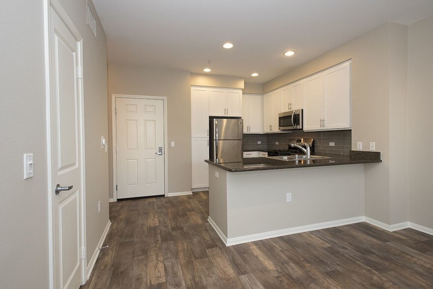 More Photos Of 700 S Myrtle Ave, Monrovia Apartments For Lease