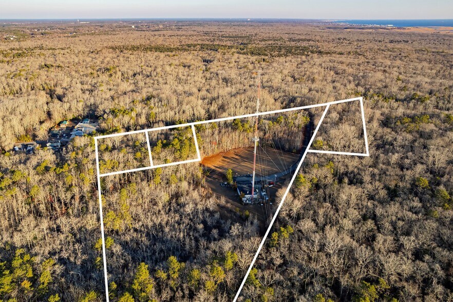 More Photos Of 641 Beach Ave, Stafford Airport For Sale