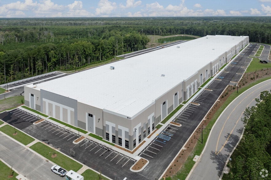 More Photos Of 410 Tradeport Dr, Summerville Unknown For Lease