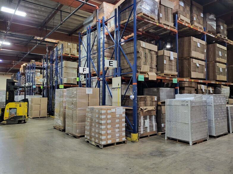 More Photos Of 16205 Distribution Way, Cerritos Manufacturing For Lease